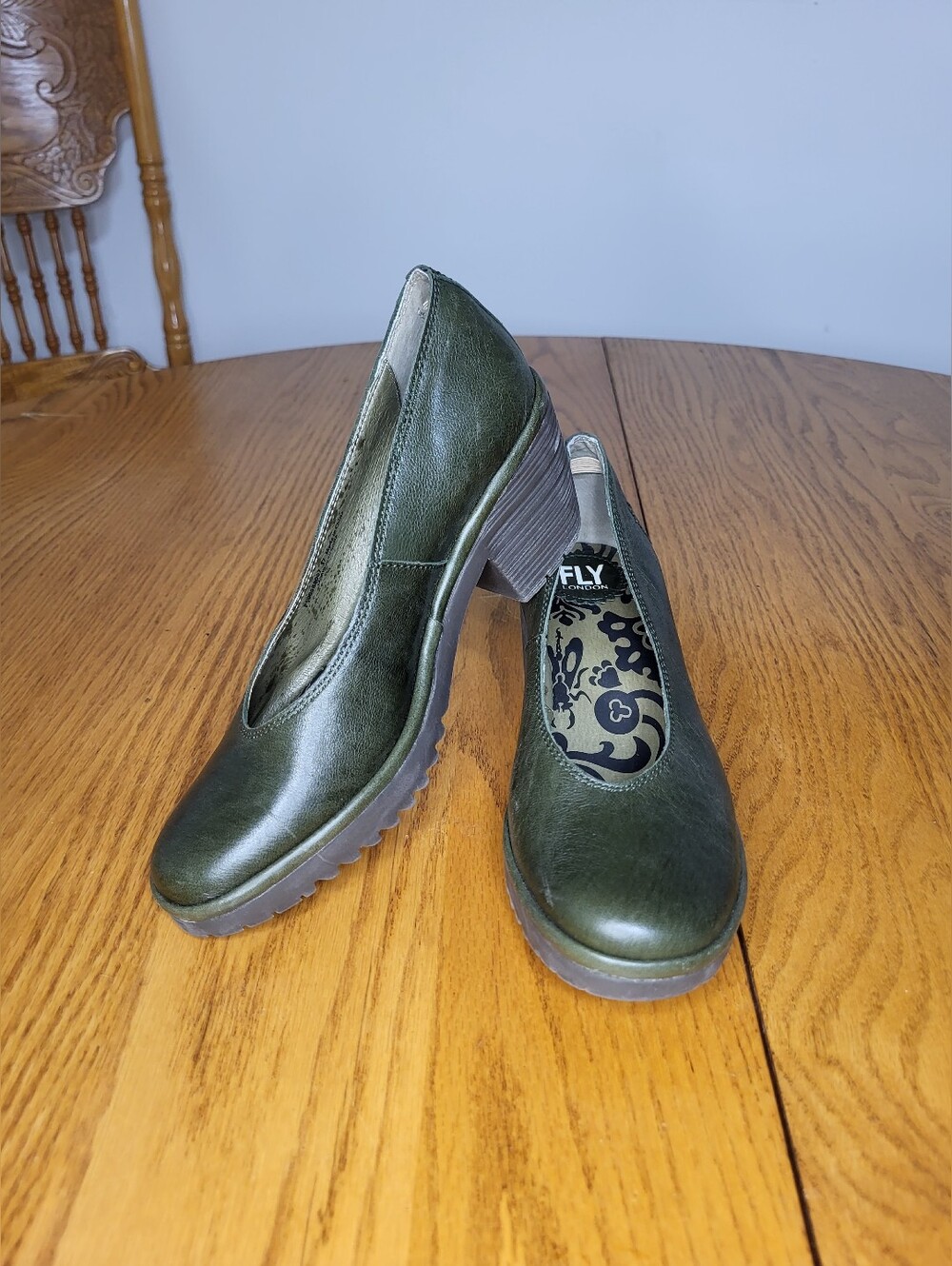 ✨️Fly London Olive Leather Heels sz 37